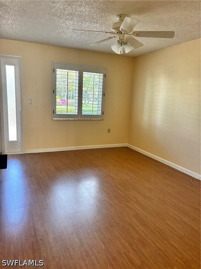 Building Photo - 296 4th Ave S