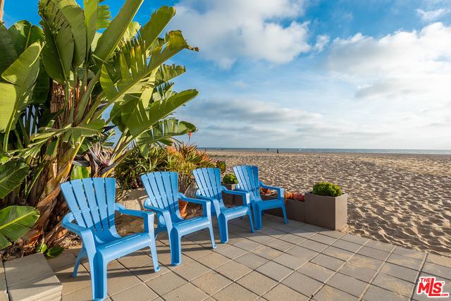 Building Photo - 6307 Ocean Front Walk