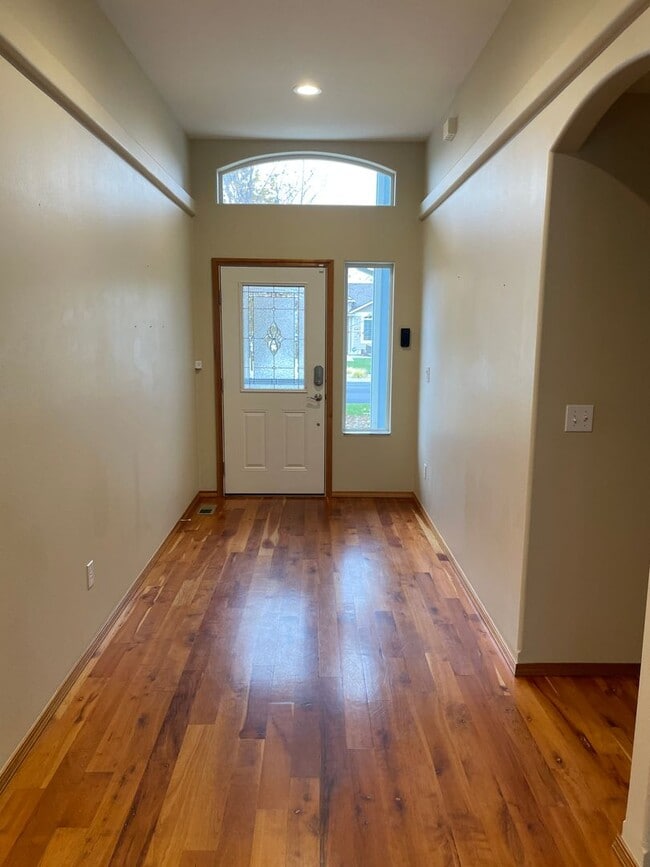 Building Photo - Well Maintained Home in Desirable Pelican ...