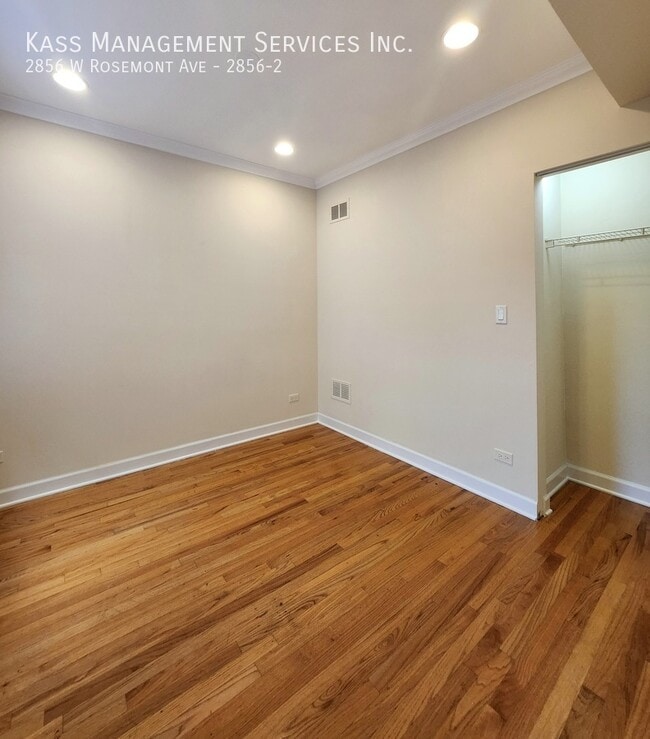 Building Photo - 2856 W Rosemont Ave