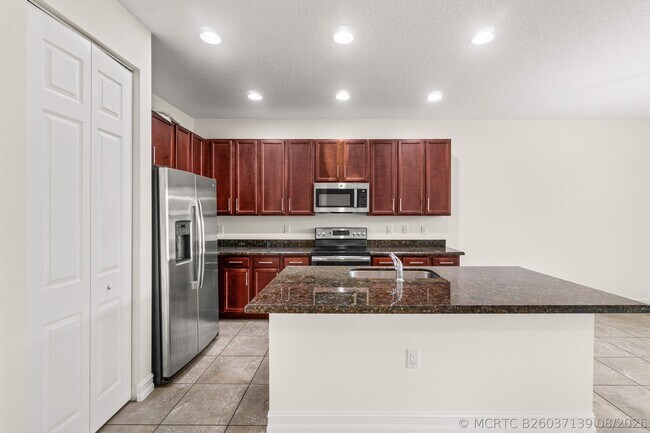 Building Photo - 14018 Gold Tigereye Trl