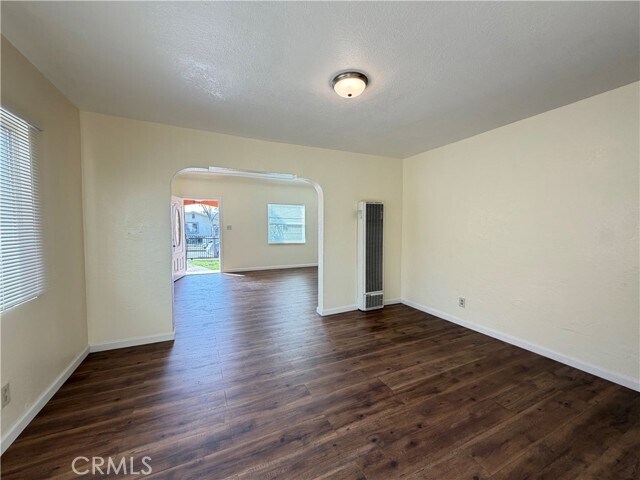 Building Photo - 1011 E 65th St