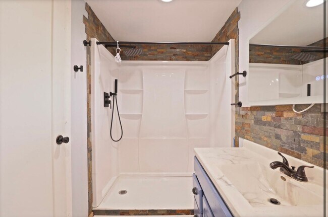 Building Photo - Where Style Meets Comfort — A Bay City Gem