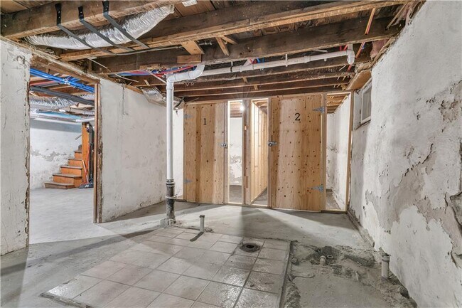 Building Photo - 382 Orms St