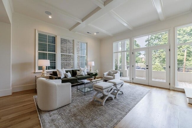 Building Photo - 81 Delmont Dr NE