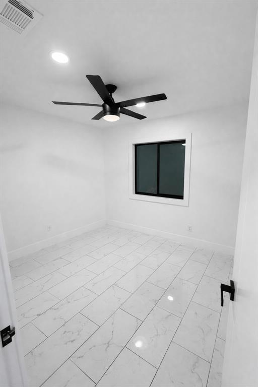 Building Photo - 2014 Pecan St