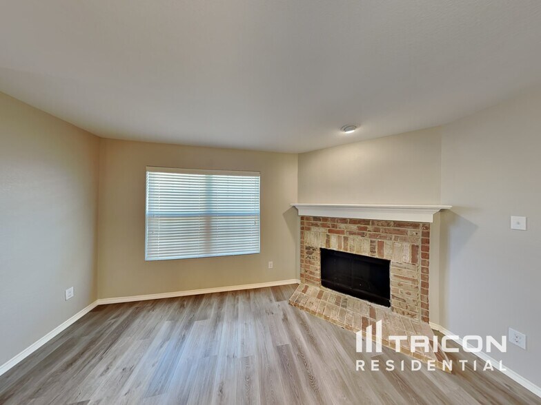 Building Photo - 248 Calvert St