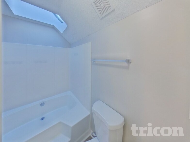 Building Photo - 5324 Brickleberry Way