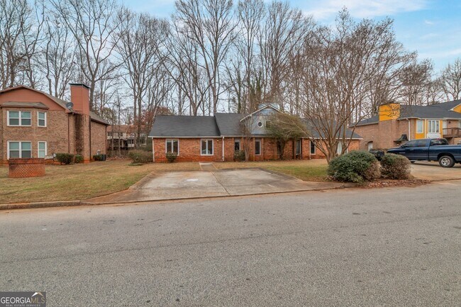 Building Photo - 2599 Fieldstone View Ln SE