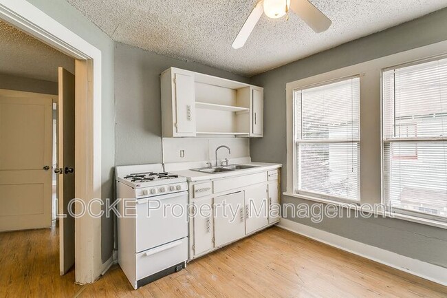 Building Photo - 1411 6th Ave