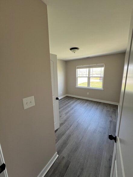 Building Photo - 208 Breakwater Dr