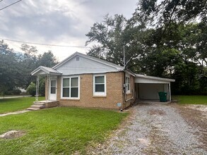 Building Photo - Moss Point 3 Bedroom