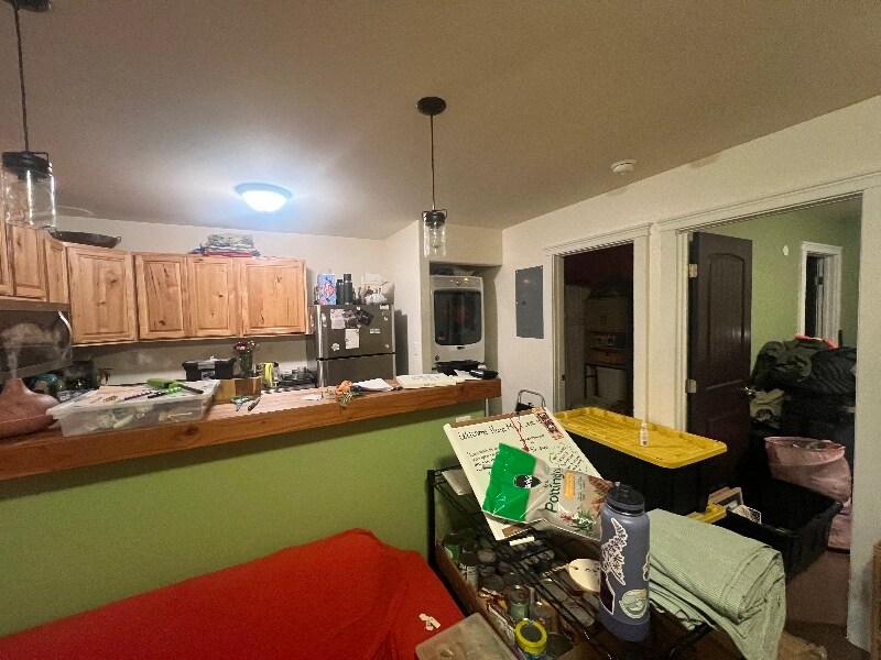 Building Photo - 15840 W Hess Ln