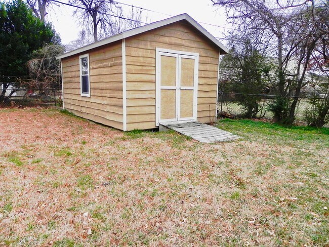 Building Photo - 4248 S Cincinnati Ave