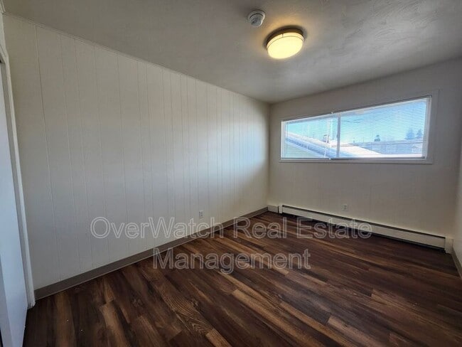 Building Photo - 3925 E 9th Ave