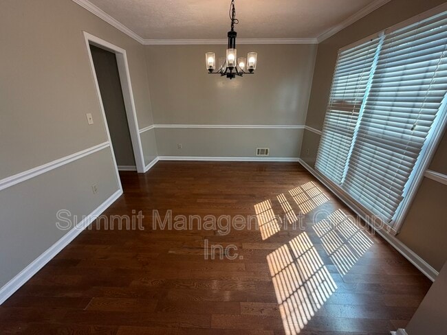 Building Photo - 1611 Ellington Rd SE