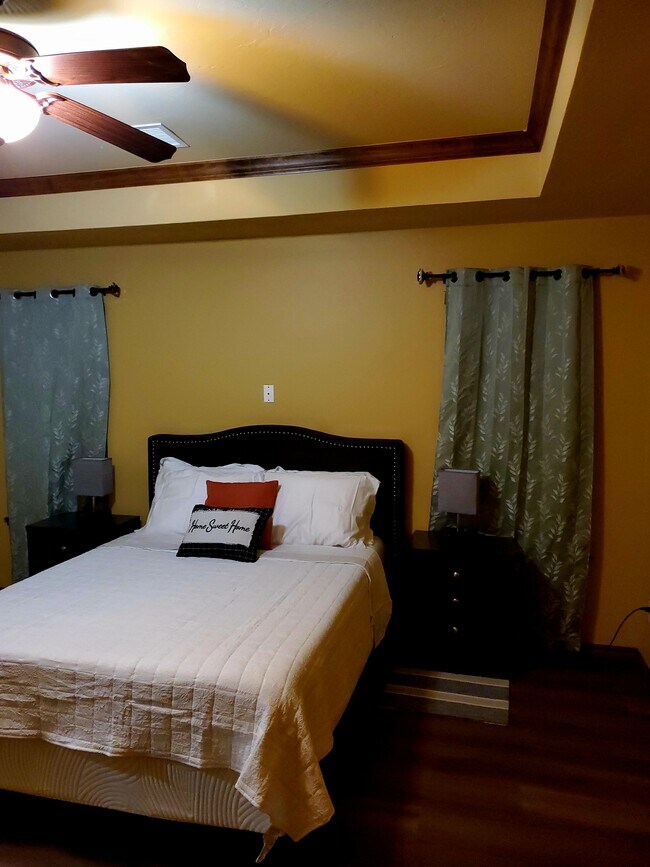 Building Photo - 605 SW 149th Pl