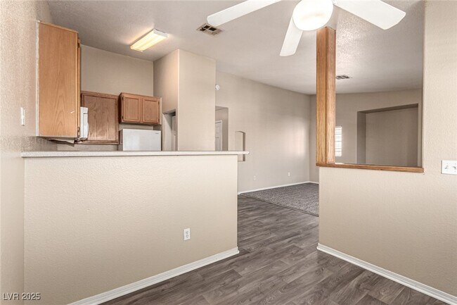 Building Photo - 4730 E Craig Rd