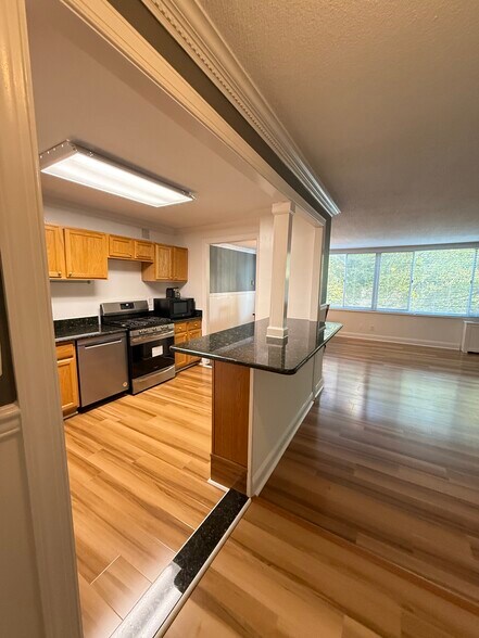 Building Photo - 11801 Rockville Pike