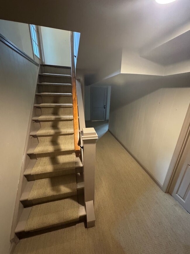 Building Photo - Charming 3-Bedroom Home in Desirable Allis...
