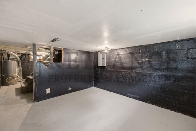 Building Photo - 1836 S Gold St