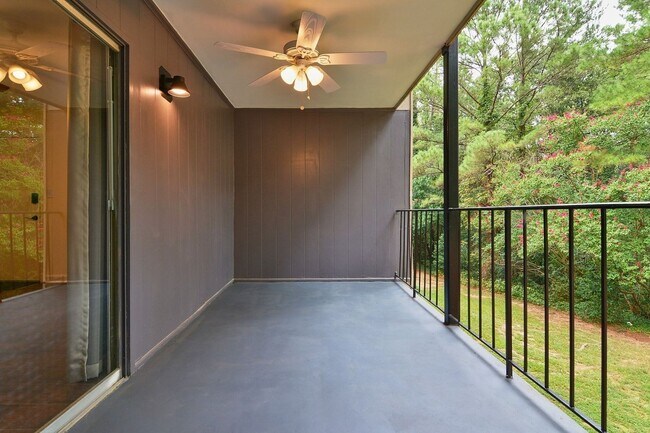 Building Photo - Riverhill Apartments