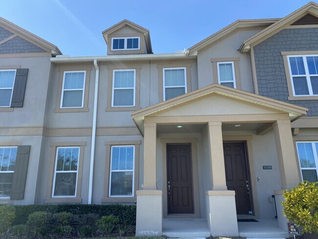 Building Photo - 15555 Honeybell Dr