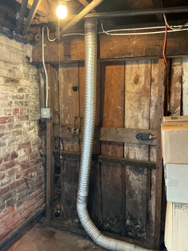 Building Photo - 73 Stack St