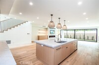 Building Photo - 1611 Cliff Dr