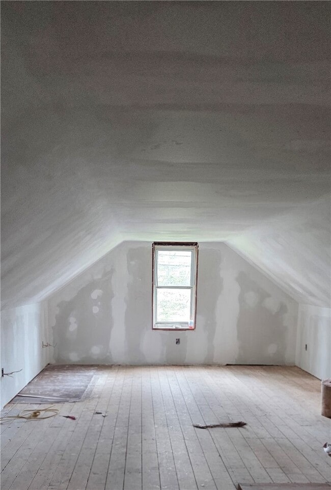 Building Photo - 70 Summit St