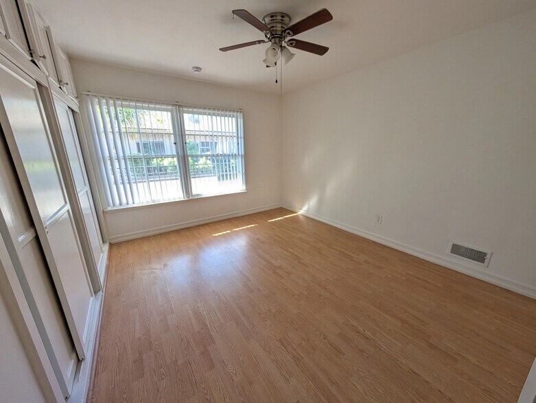 Building Photo - 1051 S Wooster St