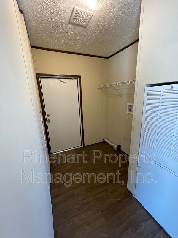 Building Photo - 1003 Ruby St