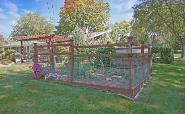 Garden - 4665 N 159th St