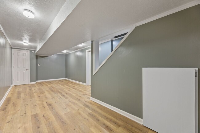 Building Photo - 4655 Curtis Ave