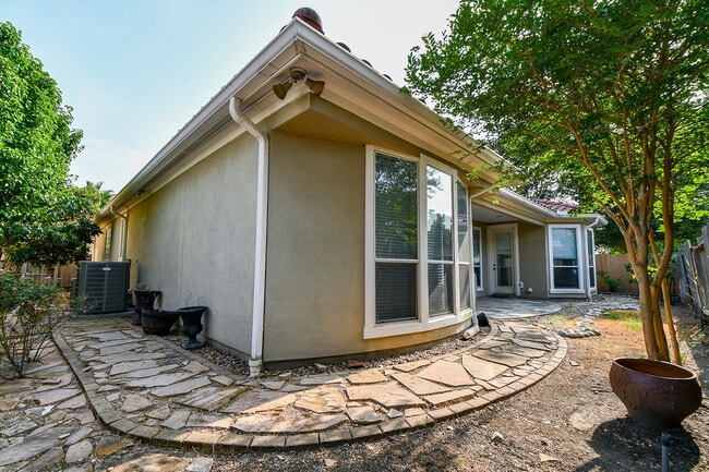 Building Photo - 14206 Jade Cove Dr