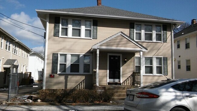 Building Photo - 66 Safford St