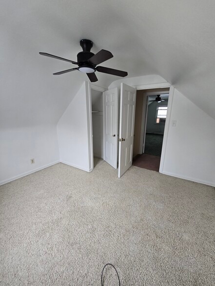 Building Photo - 912 Botham Ave