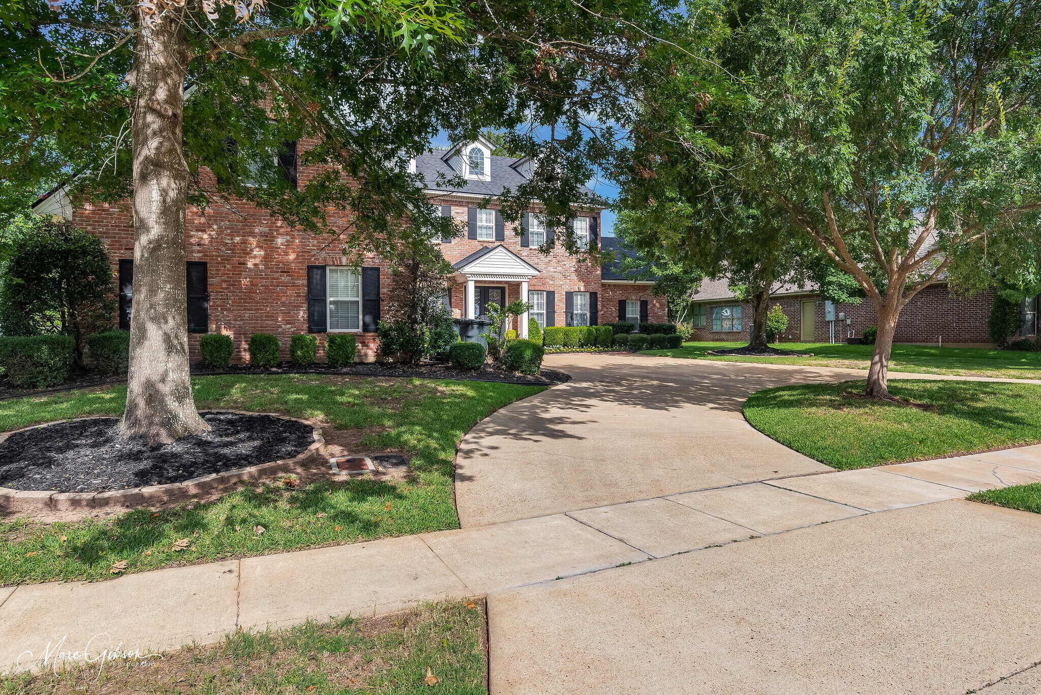 Building Photo - 316 Autumn Ridge Dr