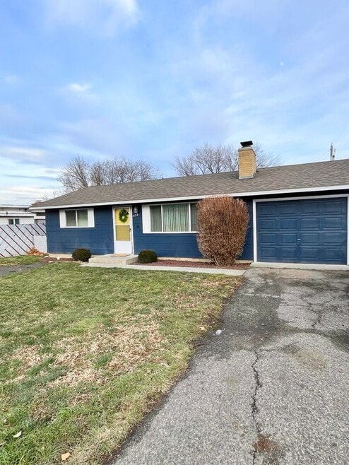 Building Photo - 455 S Morain St