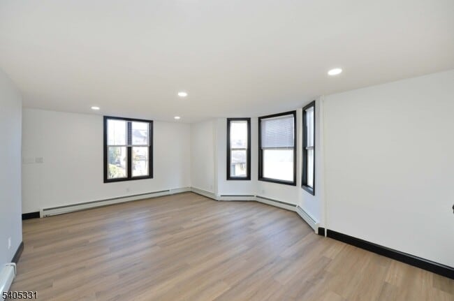 Building Photo - 73 Lafayette Ave