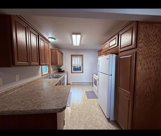 Building Photo - 605 Peltier St