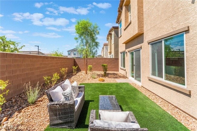 Building Photo - 1825 Jennifer Brk Pl