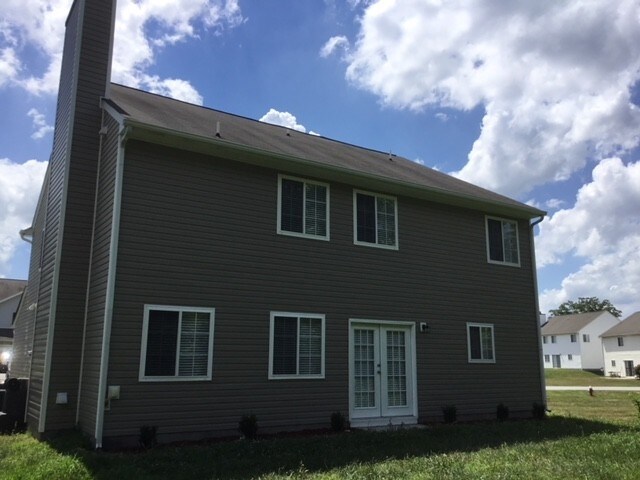 Building Photo - 1825 Chatfield Dr