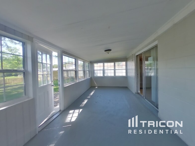 Building Photo - 3119 Sandspur Dr