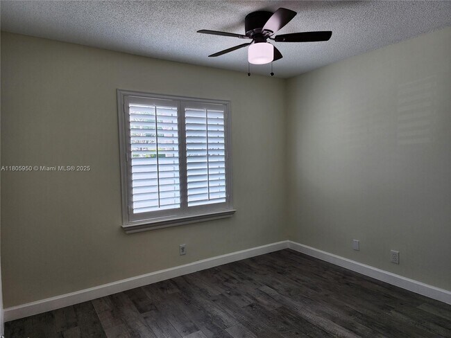 Building Photo - 9871 Red Heart Ln