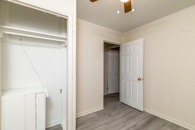 Building Photo - 219 Highland Ave