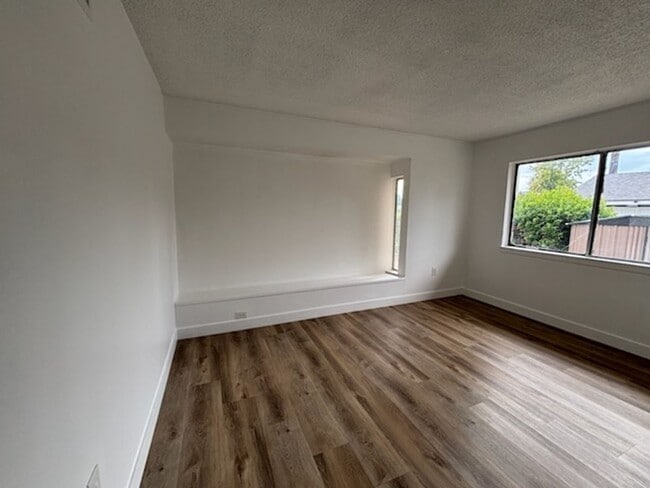Building Photo - 1455 Laramie Ave