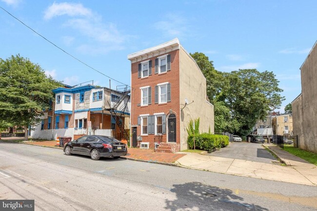 Primary Photo - 848 N Madison St