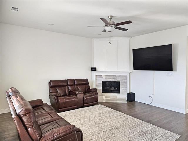 Building Photo - 204 Hardwood Trl