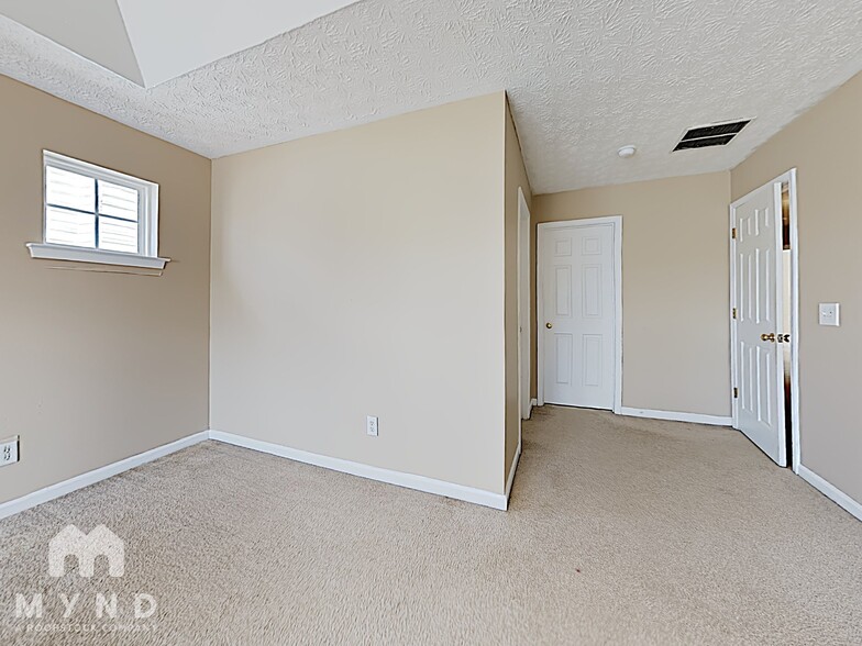 Building Photo - 4615 Legacy Square